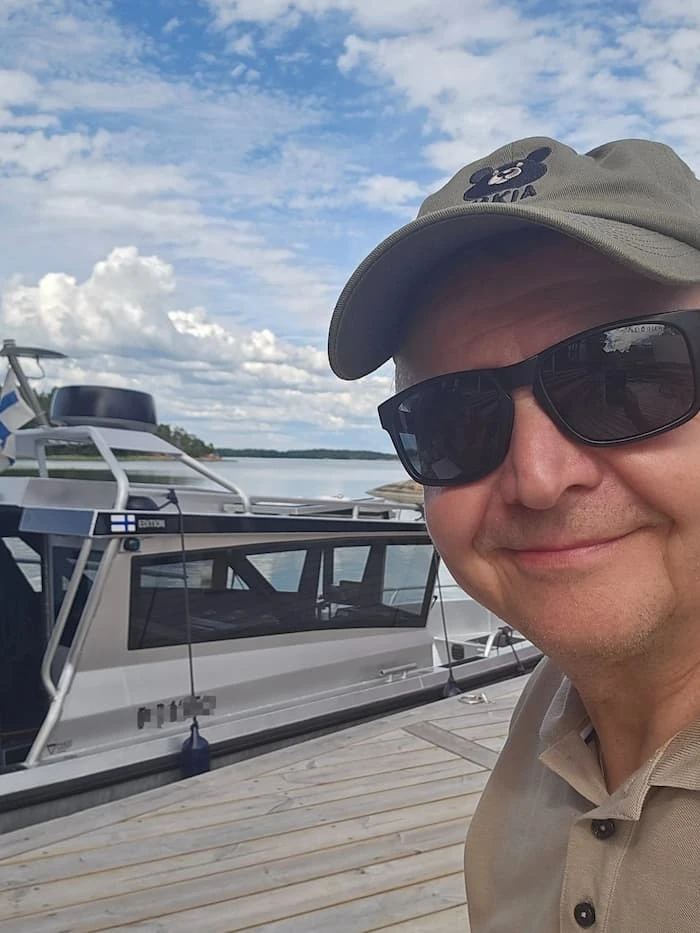 Klaus Laine, taksiveneen kuljettaja